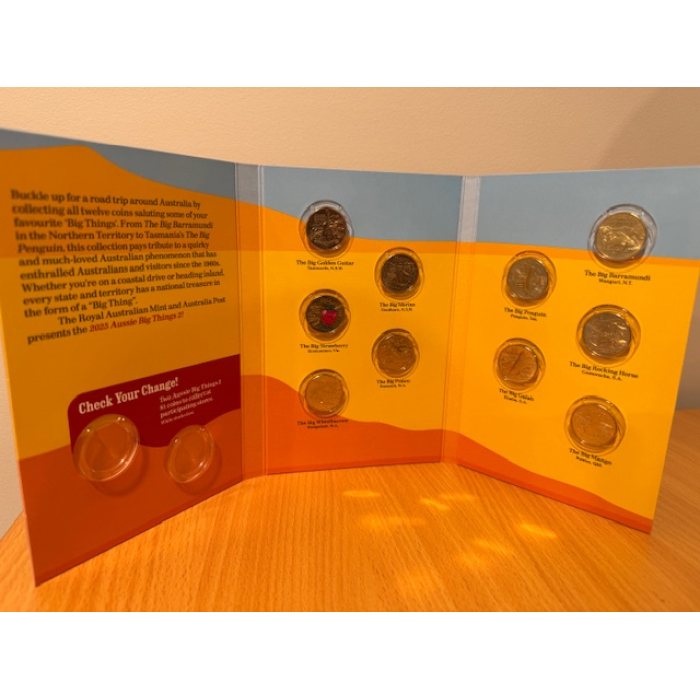 2025 Aussie  Big Things 2 Set with Coloured Strawberry