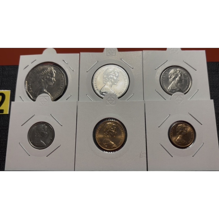 1982 Year Set - Green Wallet UNC Coins  have been transferred into 2x2s #2